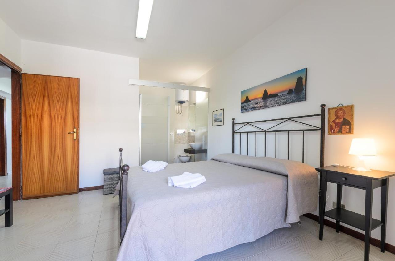Marina D'Agro Residence Santa Teresa Di Riva Bagian luar foto