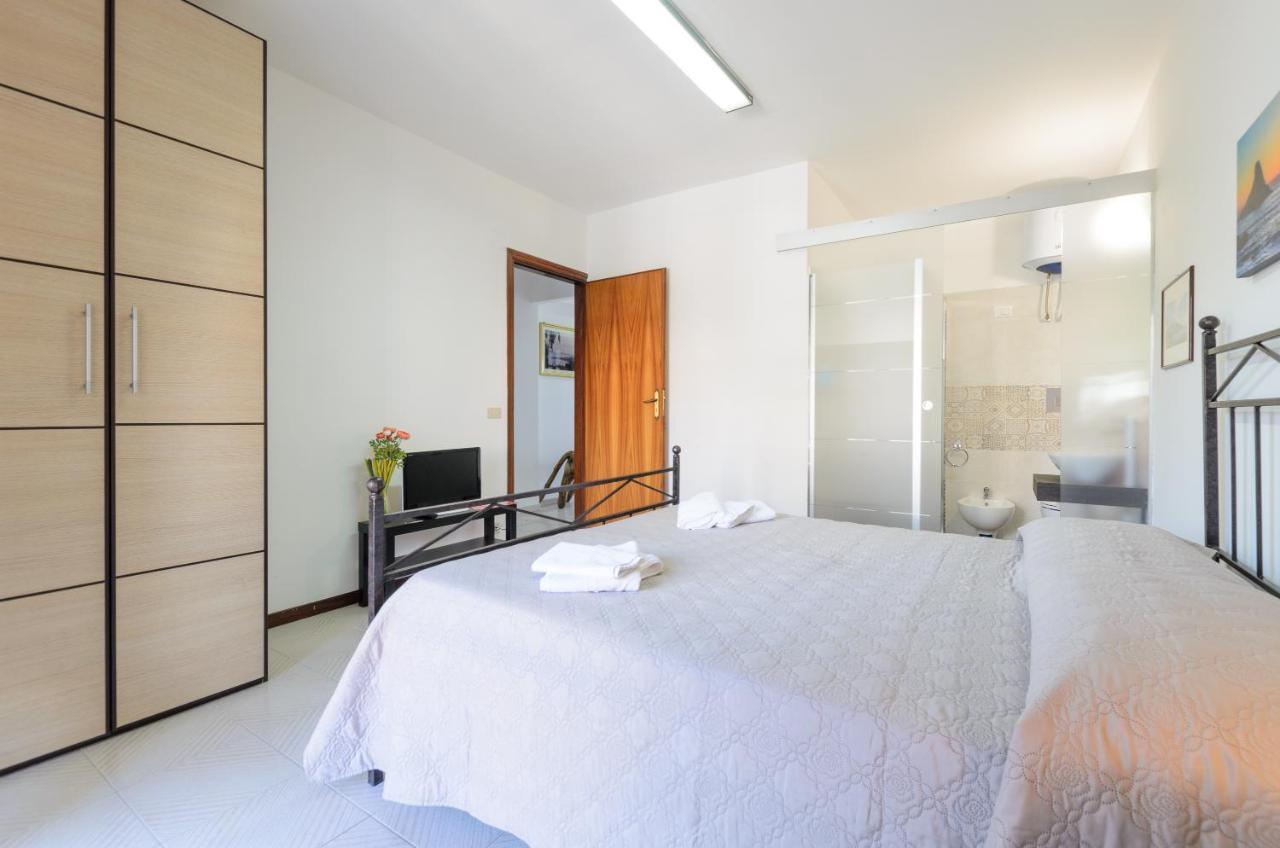 Marina D'Agro Residence Santa Teresa Di Riva Bagian luar foto