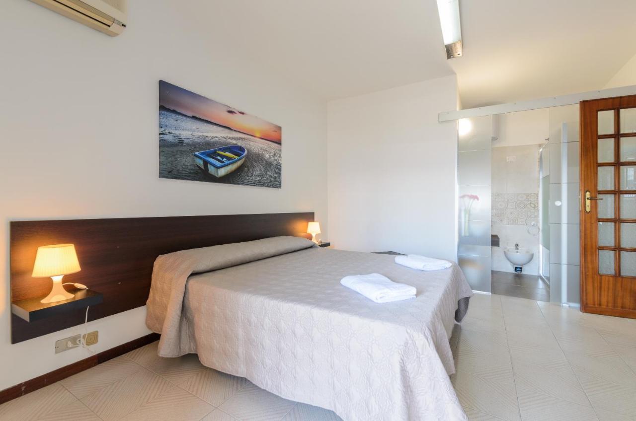 Marina D'Agro Residence Santa Teresa Di Riva Bagian luar foto