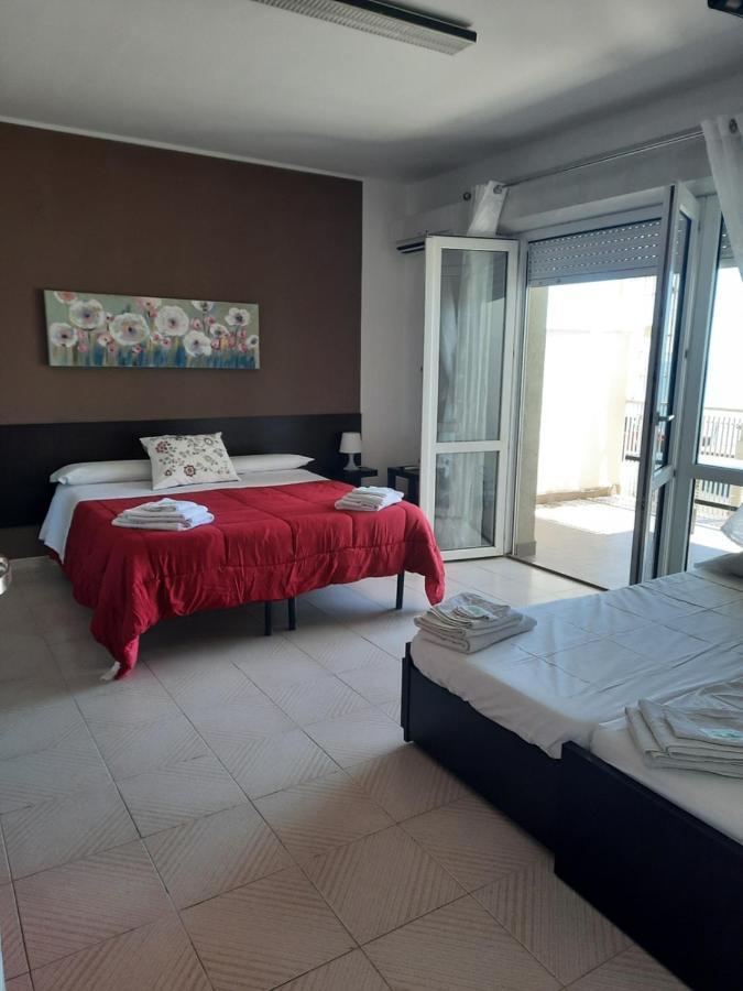 Marina D'Agro Residence Santa Teresa Di Riva Bagian luar foto