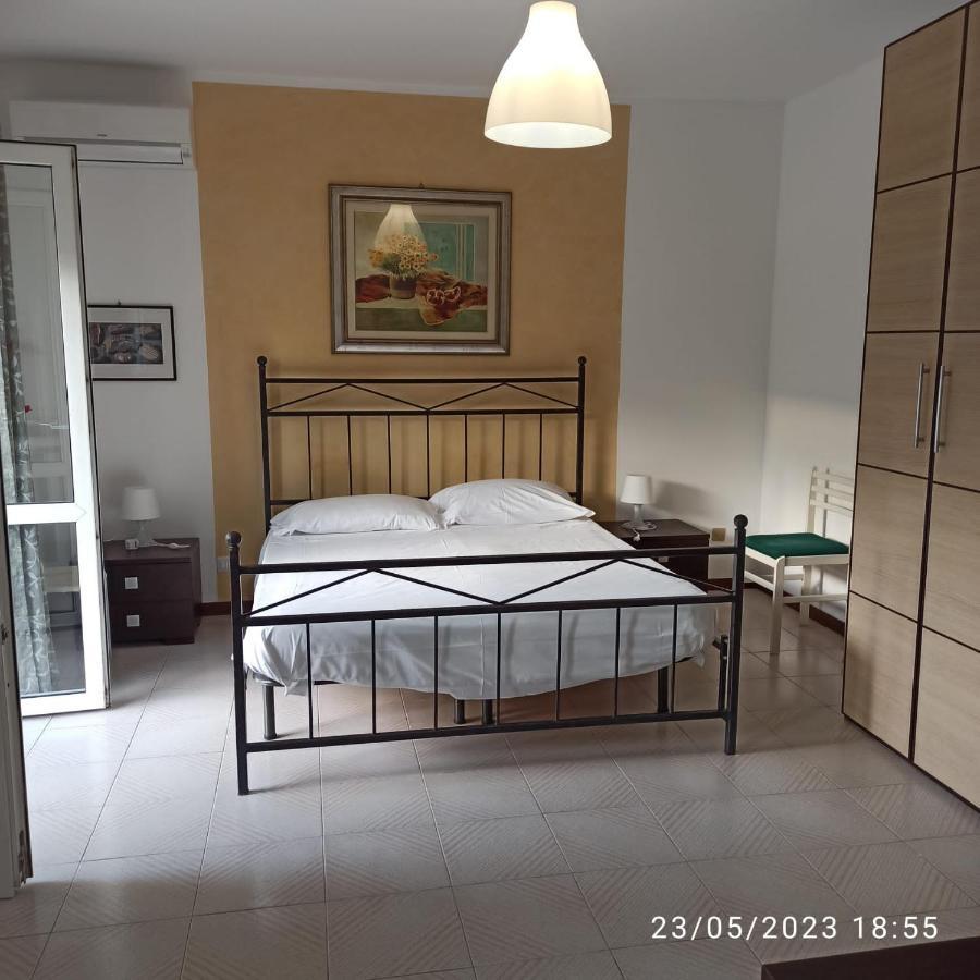 Marina D'Agro Residence Santa Teresa Di Riva Bagian luar foto